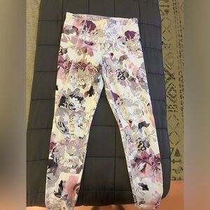 Lightly worn Athleta leggings size S